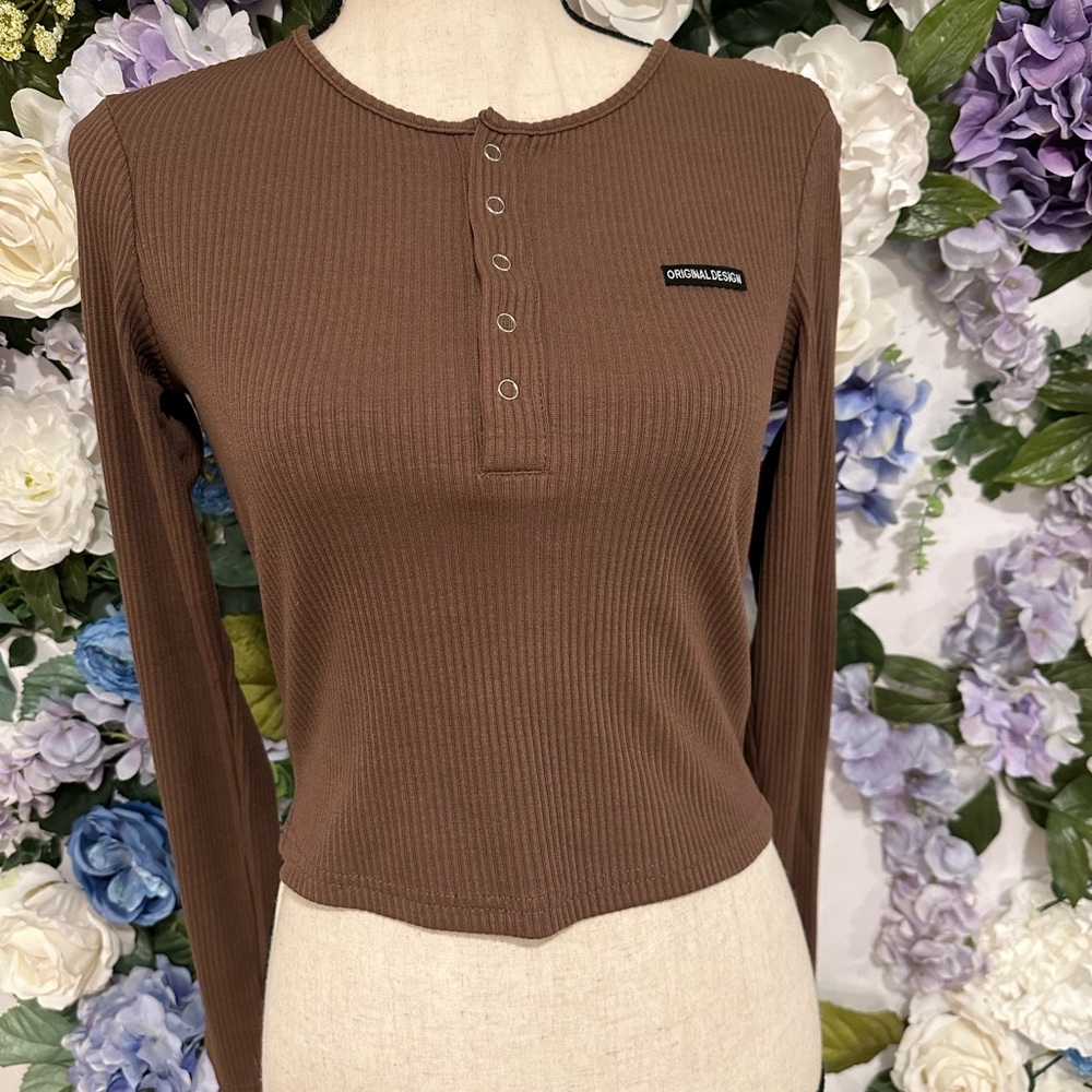 Long Brown Sleeve Ribbed Top